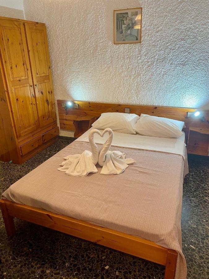 Hotel Lefka à Kolymbari Extérieur photo