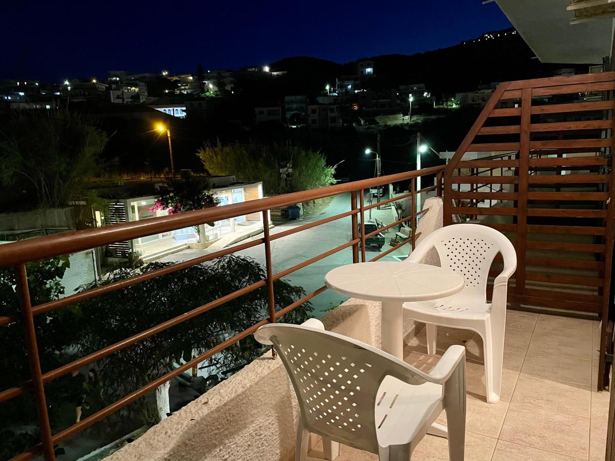 Hotel Lefka à Kolymbari Extérieur photo