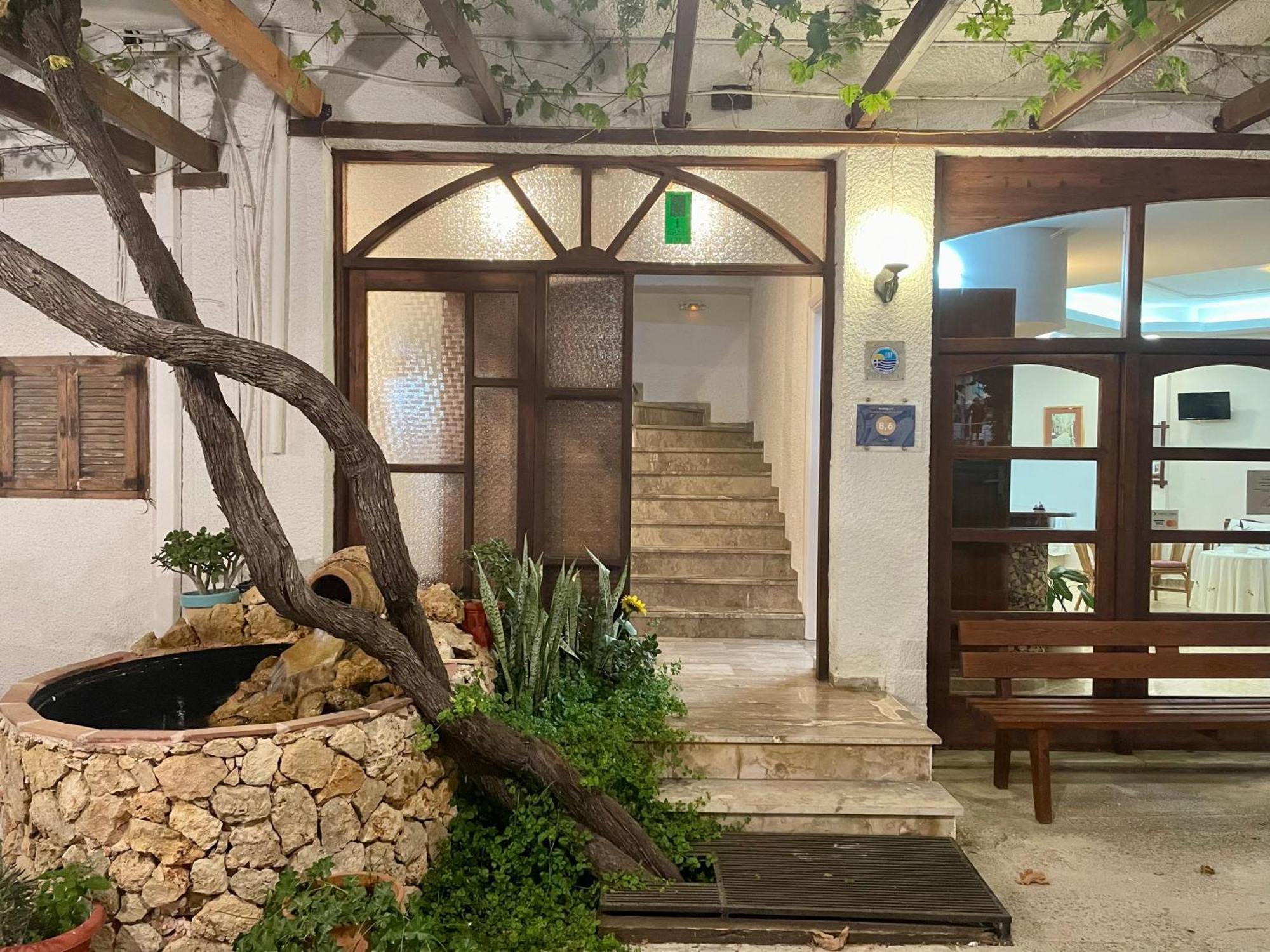 Hotel Lefka à Kolymbari Extérieur photo