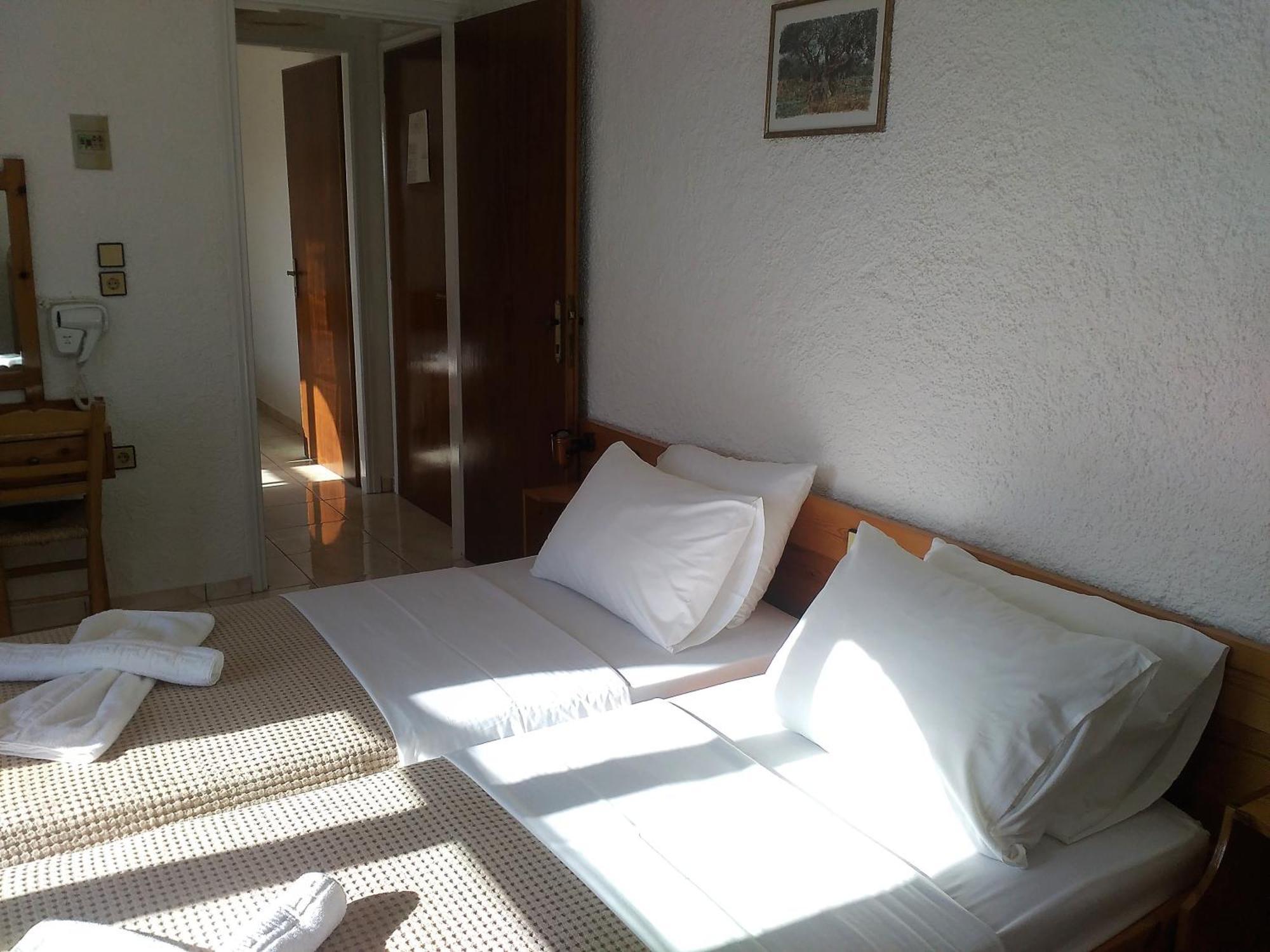 Hotel Lefka à Kolymbari Extérieur photo