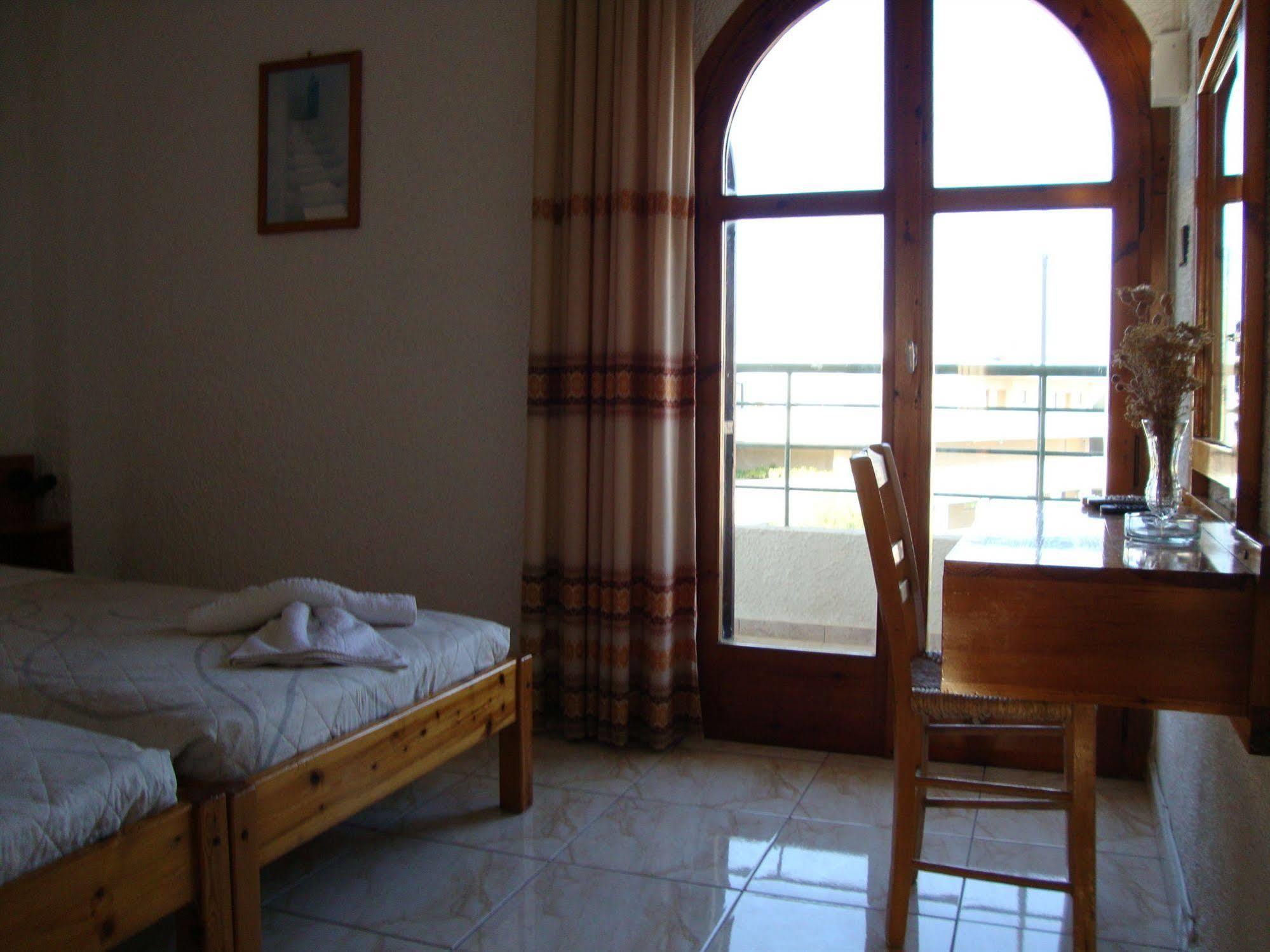 Hotel Lefka à Kolymbari Extérieur photo