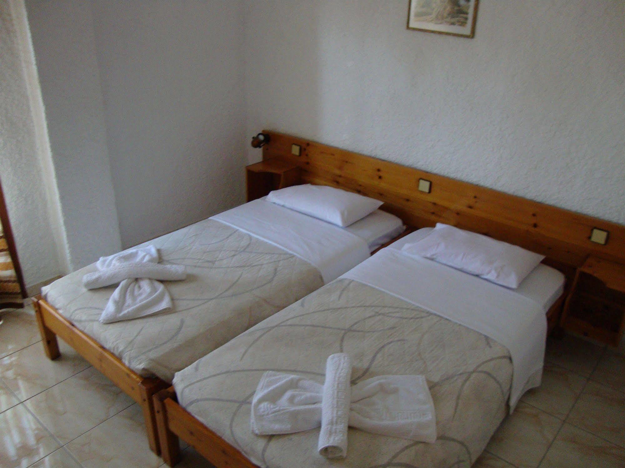 Hotel Lefka à Kolymbari Extérieur photo