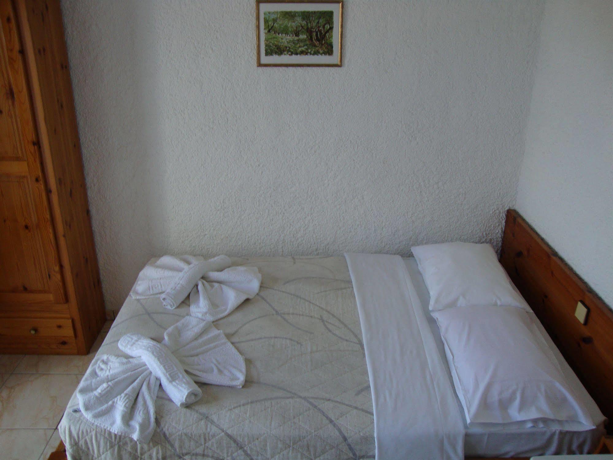 Hotel Lefka à Kolymbari Extérieur photo