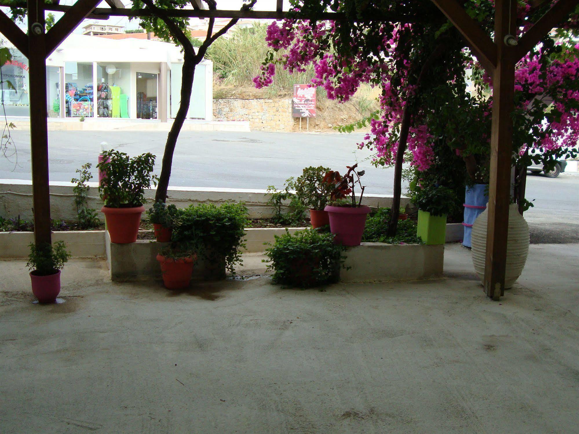 Hotel Lefka à Kolymbari Extérieur photo