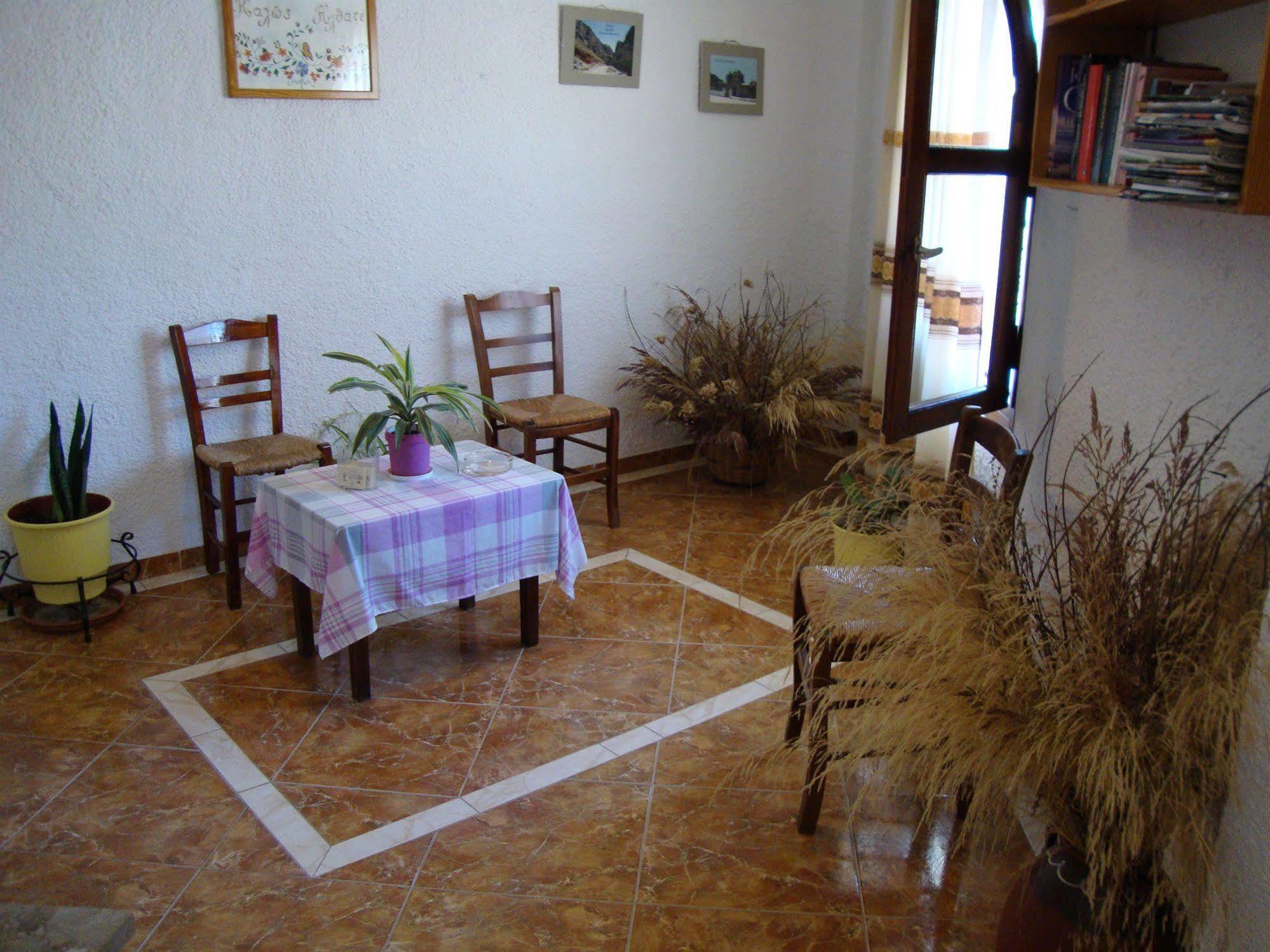 Hotel Lefka à Kolymbari Extérieur photo